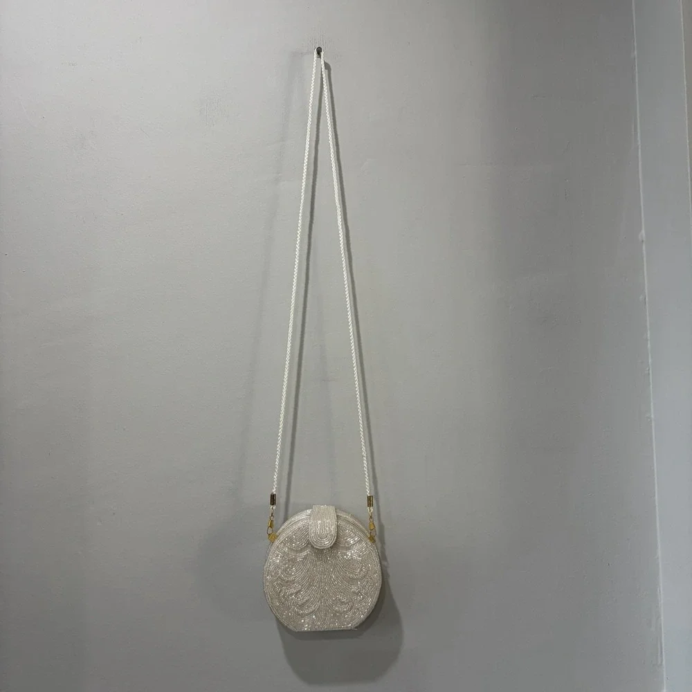 vintage white beaded‎ round Shape Structured purse Gold Hardware Formal Fancy